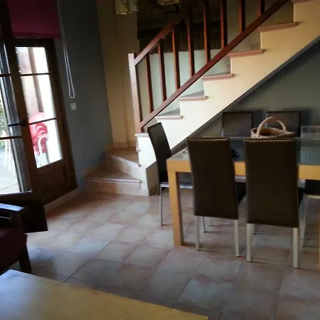 Barrio La Sota, Chalet Nº 6 *
