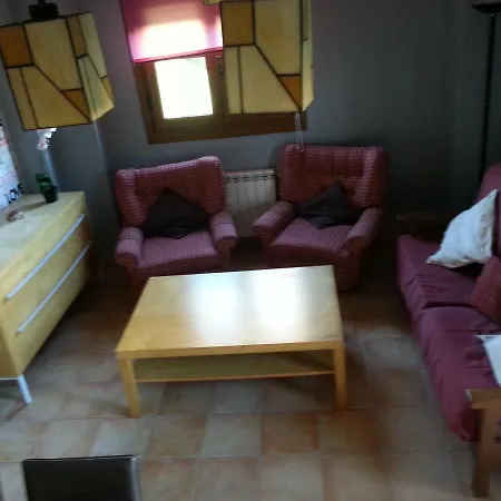 Barrio La Sota, Chalet Nº 6 * Тагле